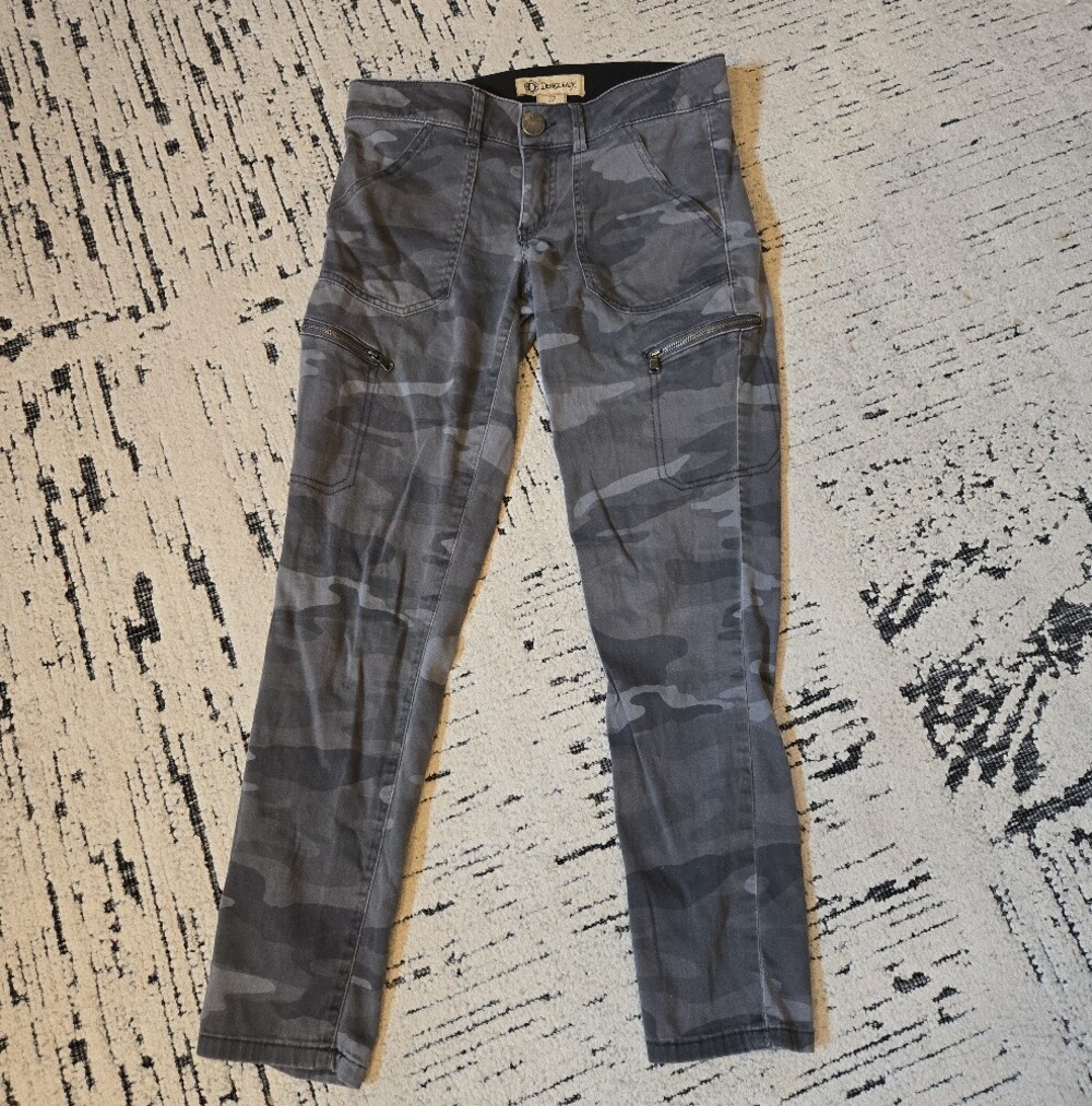 Democracy Low-Rise Camo Skinny Jeans